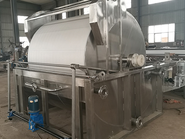 Vacuum drum filter