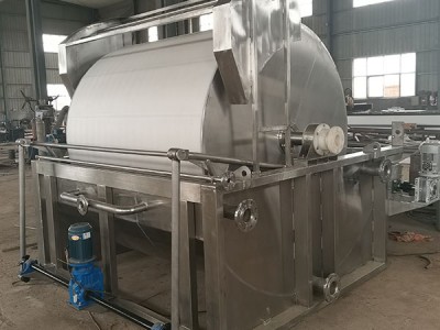 Rotary vacuum filter in sugar industry