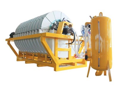 What is a ceramic vacuum disc filter? What is its function?