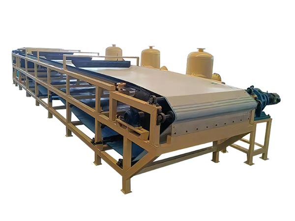 Horizontal vacuum belt filter