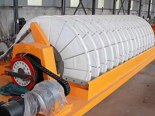 Rotary disk filter