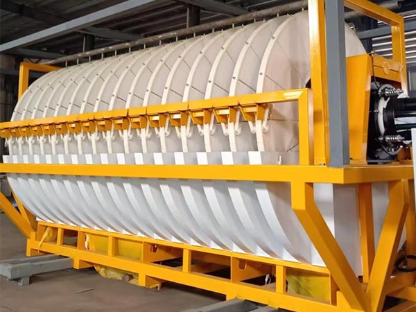 Solid liquid separation equipment