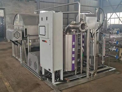 How should a vacuum drum filter be maintained?