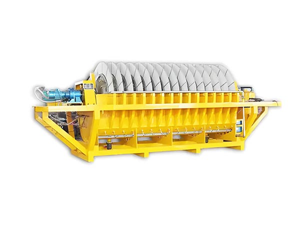 Ceramic vacuum disc filter