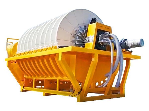 Ceramic vacuum disc filter
