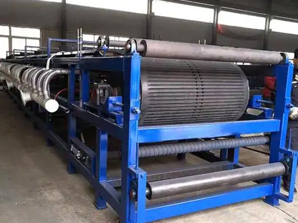Vacuum belt filter