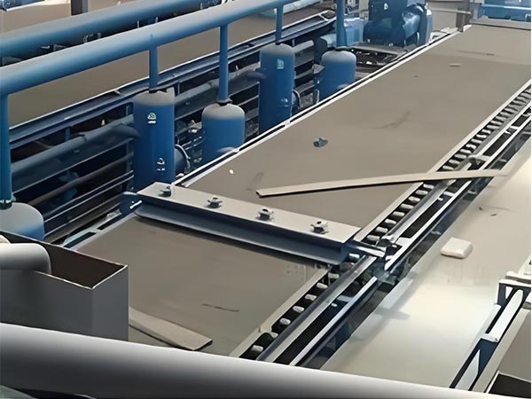 Vacuum belt filter